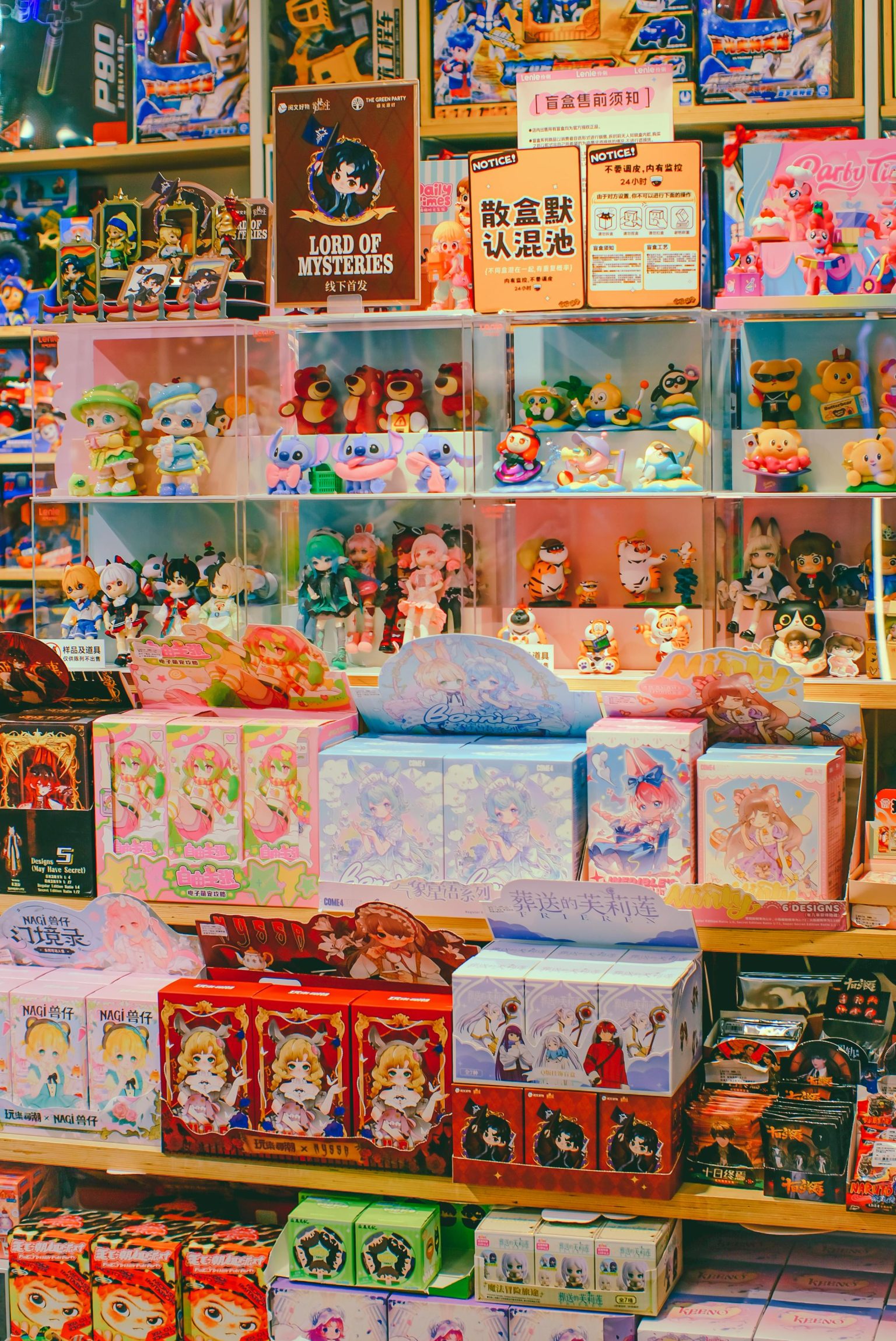 Figurines Labubu Pop Mart aux designs originaux et éditions limitées