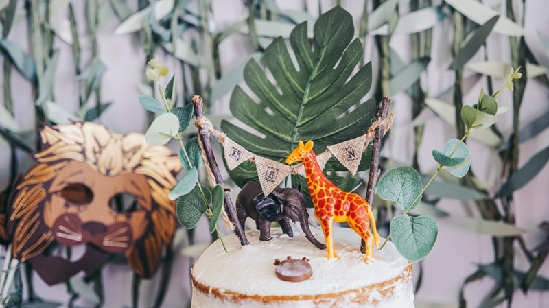 Création exotique réaliser un gâteau sur le thème de la jungle pour une fête mémorable