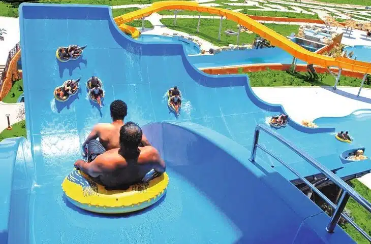 Découvrez les piscines et parcs aquatiques de Clermont-Ferrand Une multitude d'activités pour les enfants